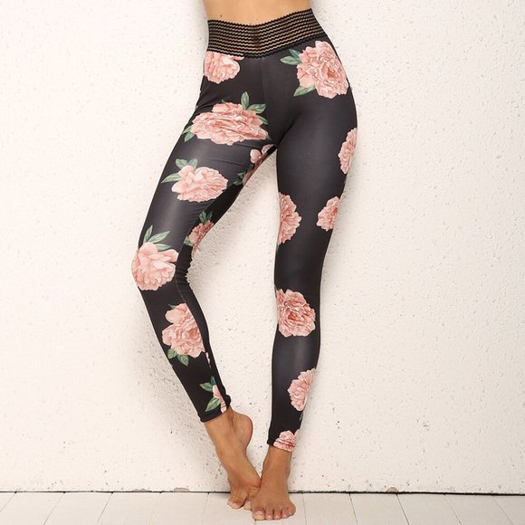 NWT Sexy Floral Scrunch Back Leggings - Picture 5 of 5